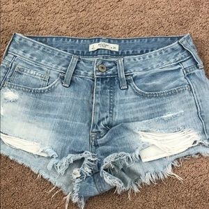Abercrombie&Fitch Distressed Shorts